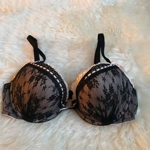 Victoria’s Secret baby pink & black lace bra 34c